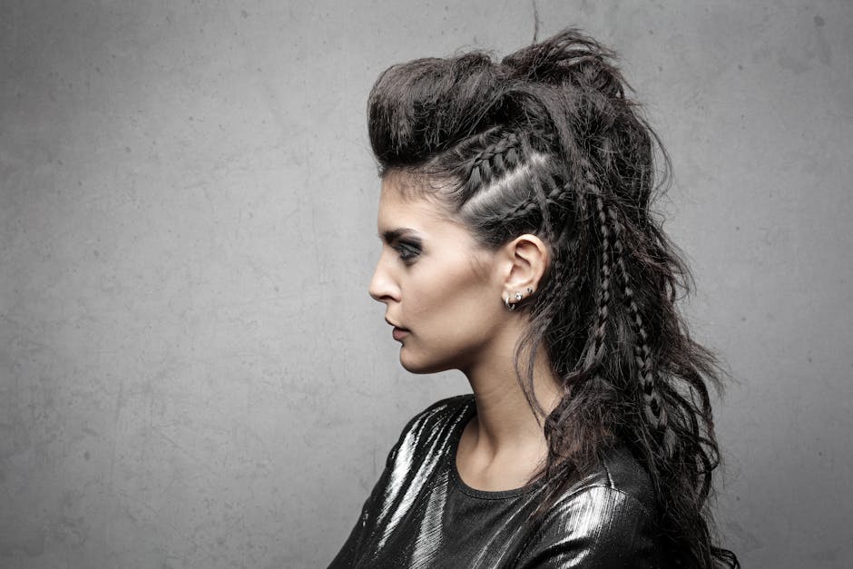 The Hottest Hairstyle Trend at Fashion Week Isn’t Happening on the Runway